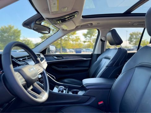 Used 2024 Jeep Grand Cherokee Limited 4xe image 22