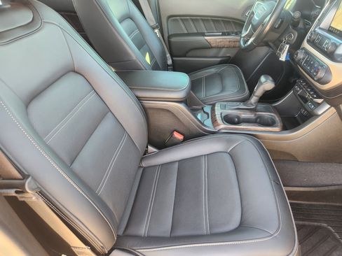 Certified 2021 GMC Canyon Denali image 14