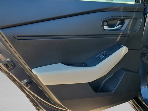 Used 2023 Honda Accord EX image 10