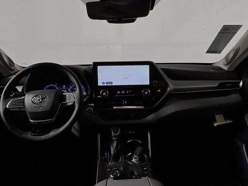 New 2026 Toyota Highlander Platinum AWD/4WD image 26