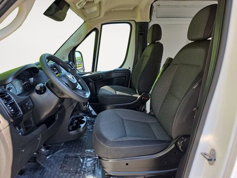 Used 2023 RAM ProMaster 2500 FWD image 9