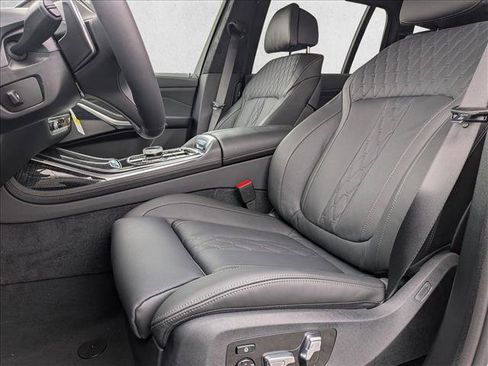 New 2026 BMW X7 M60i image 4