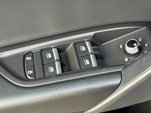 Used 2025 Audi Q5 2.0T Premium image 13