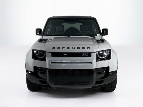 Used 2026 Land Rover Defender 110 X-Dynamic SE AWD/4WD image 8