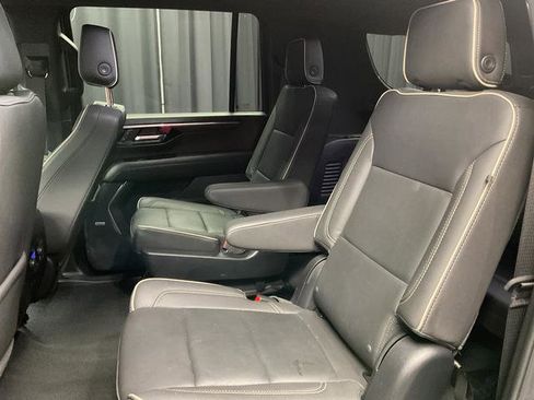 Used 2025 Chevrolet Suburban Premier AWD/4WD image 11