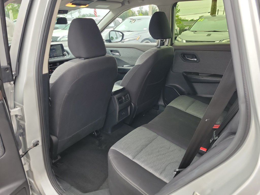 Used 2023 Nissan Rogue SV FWD image 10