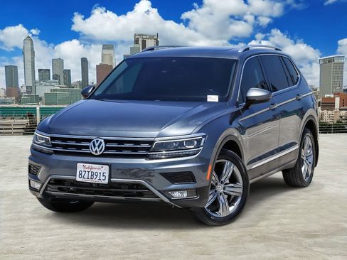 Used 2018 Volkswagen Tiguan SEL Premium FWD image 1