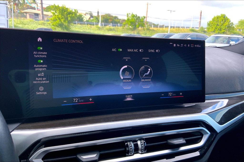 Used 2023 BMW 330i Sedan w/ Parking Assistance Package RWD image 30