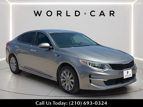 Used 2018 Kia Optima LX w/ 17" Alloy Wheels Package FWD image 1