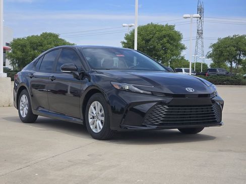 New 2026 Toyota Camry LE FWD image 2