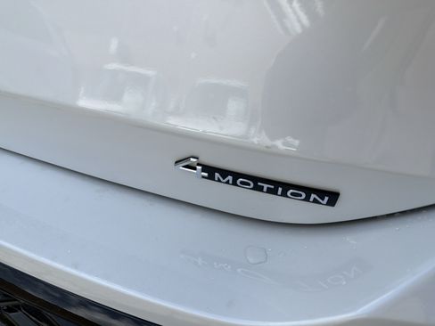 New 2026 Volkswagen Tiguan SEL R-Line AWD/4WD image 8