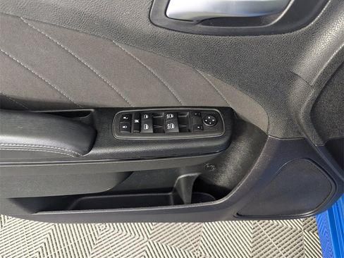 Used 2023 Dodge Charger R/T w/ Blacktop Package image 19