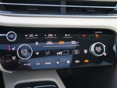 Certified 2025 INFINITI QX60 Luxe AWD/4WD image 21