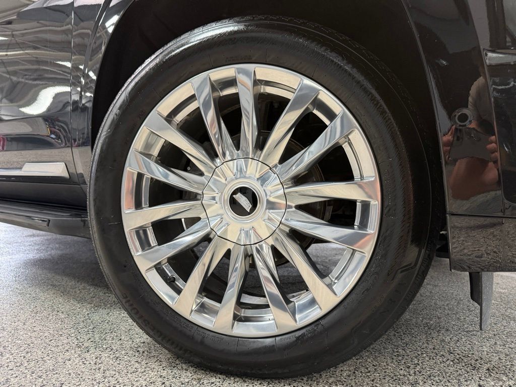 Used 2023 Cadillac Escalade Premium Luxury AWD/4WD image 8