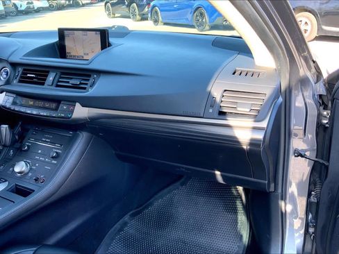 Used 2015 Lexus CT 200h Hybrid image 17