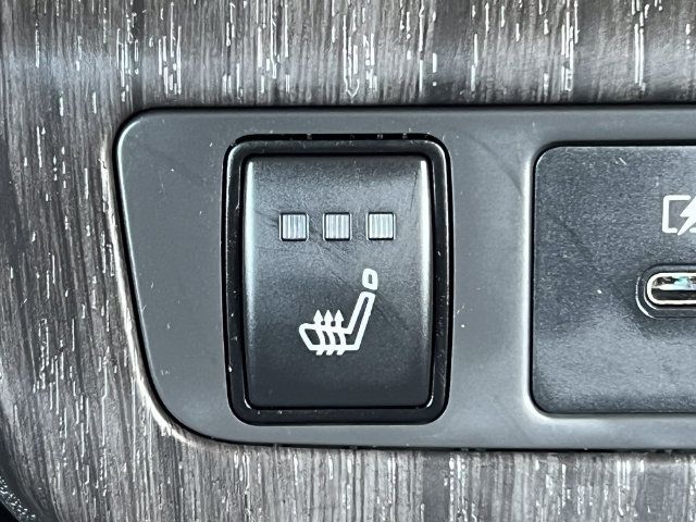 Used 2024 Nissan Ariya AWD image 33