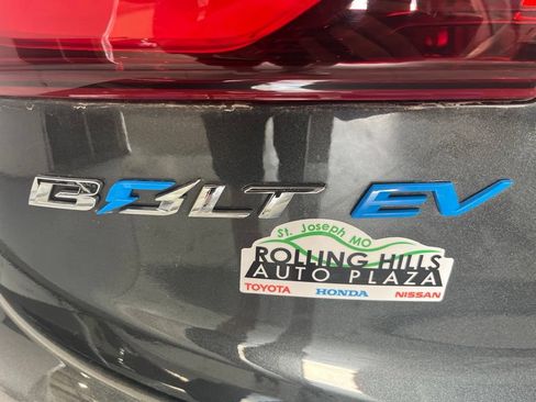 Used 2020 Chevrolet Bolt LT FWD image 43