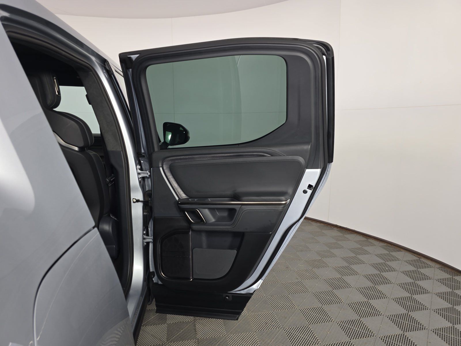 Used 2022 Rivian R1T Launch Edition AWD/4WD image 19