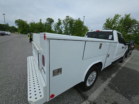 Used 2022 Ford F350 XLT w/ Snow Plow Prep Package AWD/4WD image 3