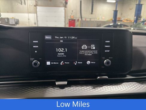 Used 2024 Kia Carnival LX image 15