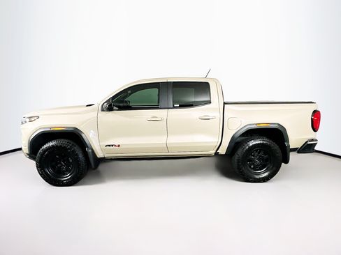 Used 2024 GMC Canyon AT4 w/ AT4 Premium Package AWD/4WD image 4