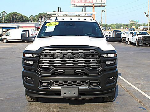 Used 2026 RAM 2500 Tradesman AWD/4WD image 11