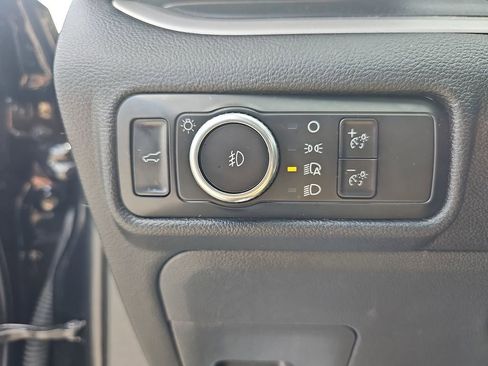 Used 2023 Ford Explorer XLT w/ Equipment Group 202A AWD/4WD image 31