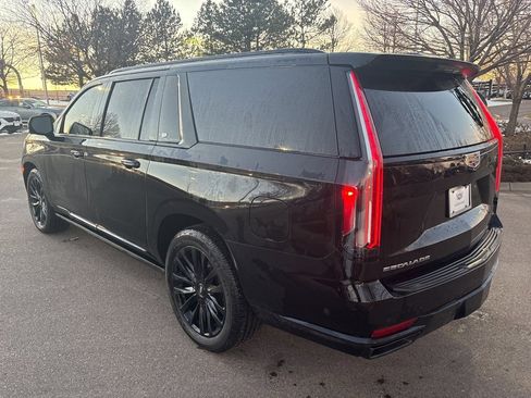 Used 2021 Cadillac Escalade ESV Sport Platinum image 3