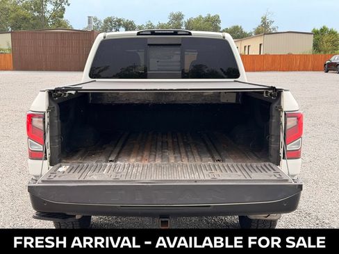 Used 2021 Nissan Titan PRO-4X w/ Pro-4x Utility Package AWD/4WD image 9