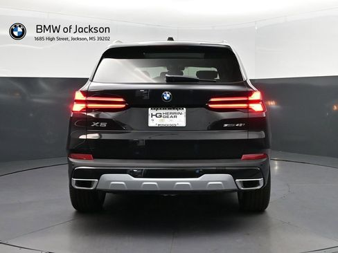 New 2026 BMW X5 sDrive40i w/ Premium Package RWD image 6