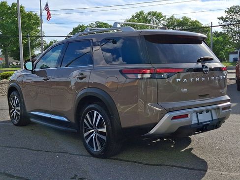 Used 2024 Nissan Pathfinder Platinum w/ Cargo Package AWD/4WD image 4
