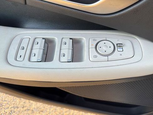 Used 2025 Hyundai Sonata SEL FWD image 15
