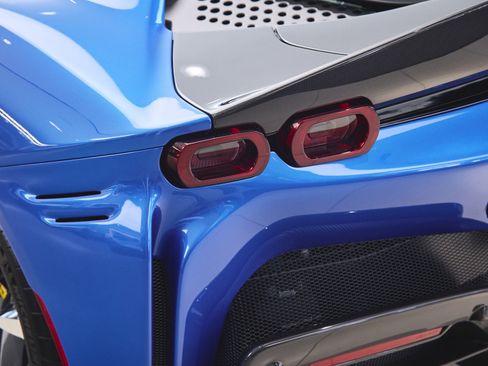 Used 2023 Ferrari SF90 Spider image 62