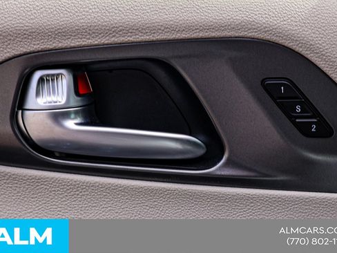 Used 2024 Chrysler Pacifica Touring-L FWD image 39