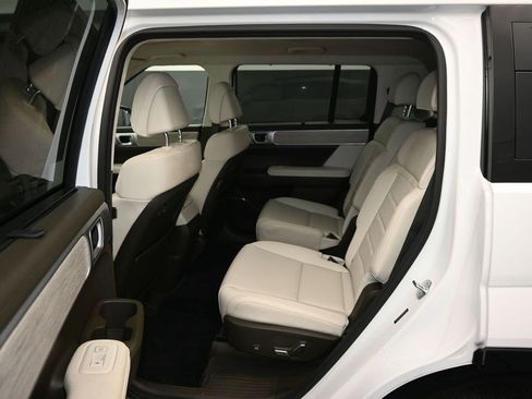 Used 2024 Hyundai Santa Fe Calligraphy FWD image 14