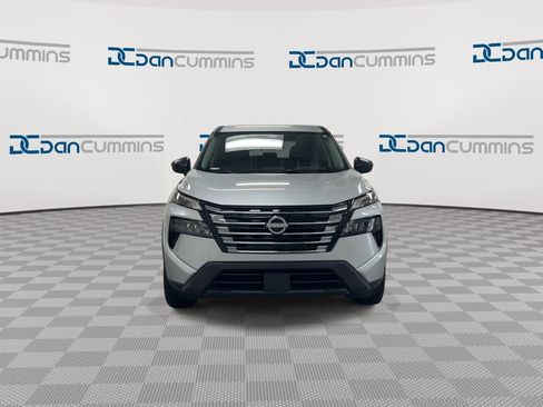 Used 2024 Nissan Rogue S AWD/4WD image 3