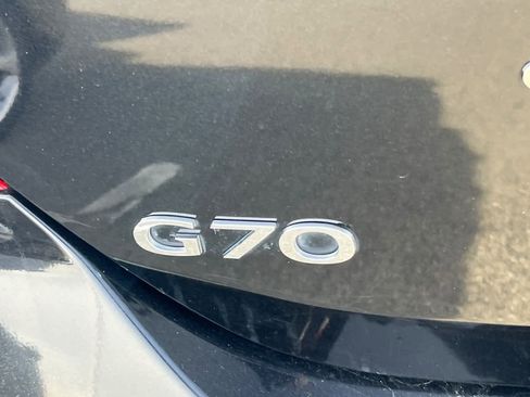 Used 2022 Genesis G70 2.0T image 7