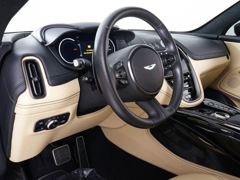 Used 2023 Aston Martin DBX AWD/4WD image 4
