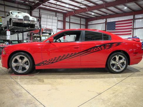 Used 2014 Dodge Charger SXT image 4