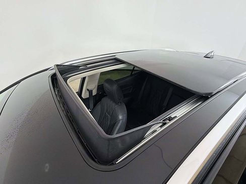 Used 2023 Buick Envision Avenir image 17