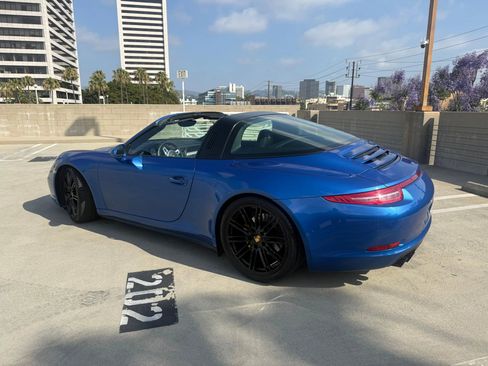 Used 2015 Porsche 911 Targa 4S w/ Sport Chrono Package AWD/4WD image 25