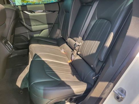 Used 2022 Maserati Levante GT image 11