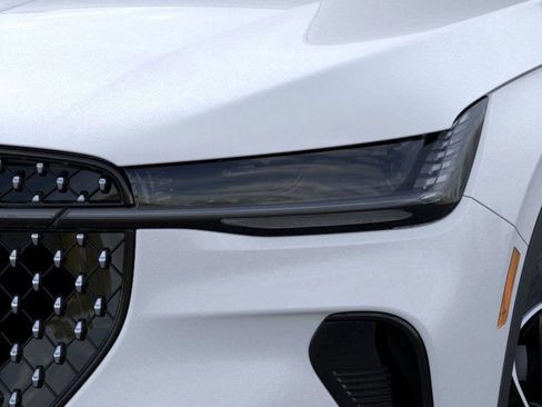 New 2026 Lincoln Nautilus Premier AWD/4WD image 18