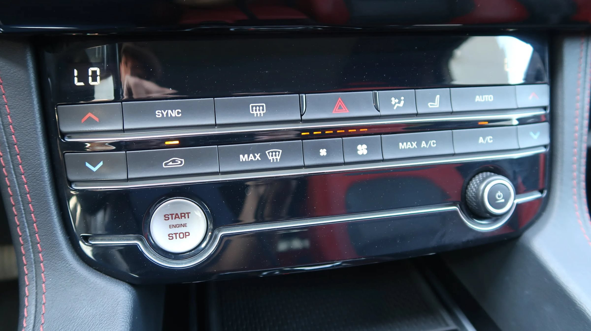 Used 2019 Jaguar F-PACE S AWD/4WD image 32
