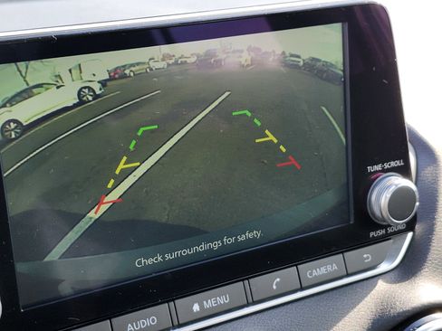 Used 2024 Nissan Sentra SV image 2