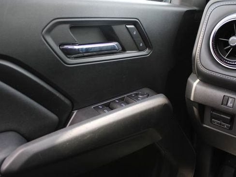 Used 2023 Chevrolet Colorado LT w/ LT Convenience Package III RWD image 13