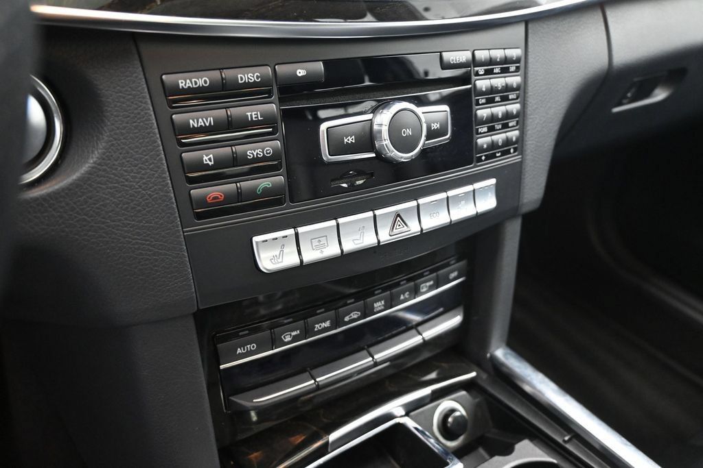 Used 2014 Mercedes-Benz E 250 BlueTEC Sedan image 6