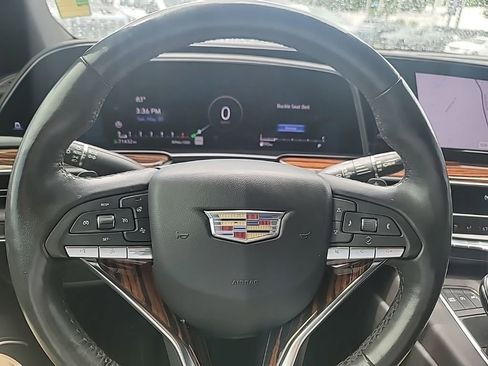 Used 2022 Cadillac Escalade Premium Luxury RWD image 23
