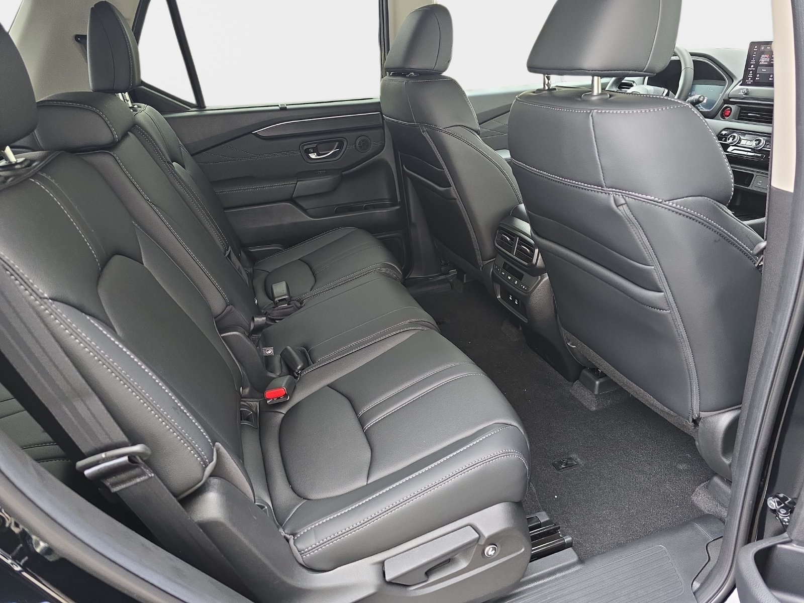 New 2026 Honda Pilot Touring image 11