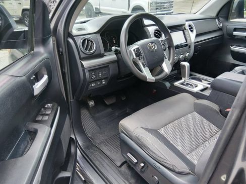 Used 2018 Toyota Tundra SR5 w/ TRD Off Road Package AWD/4WD image 10